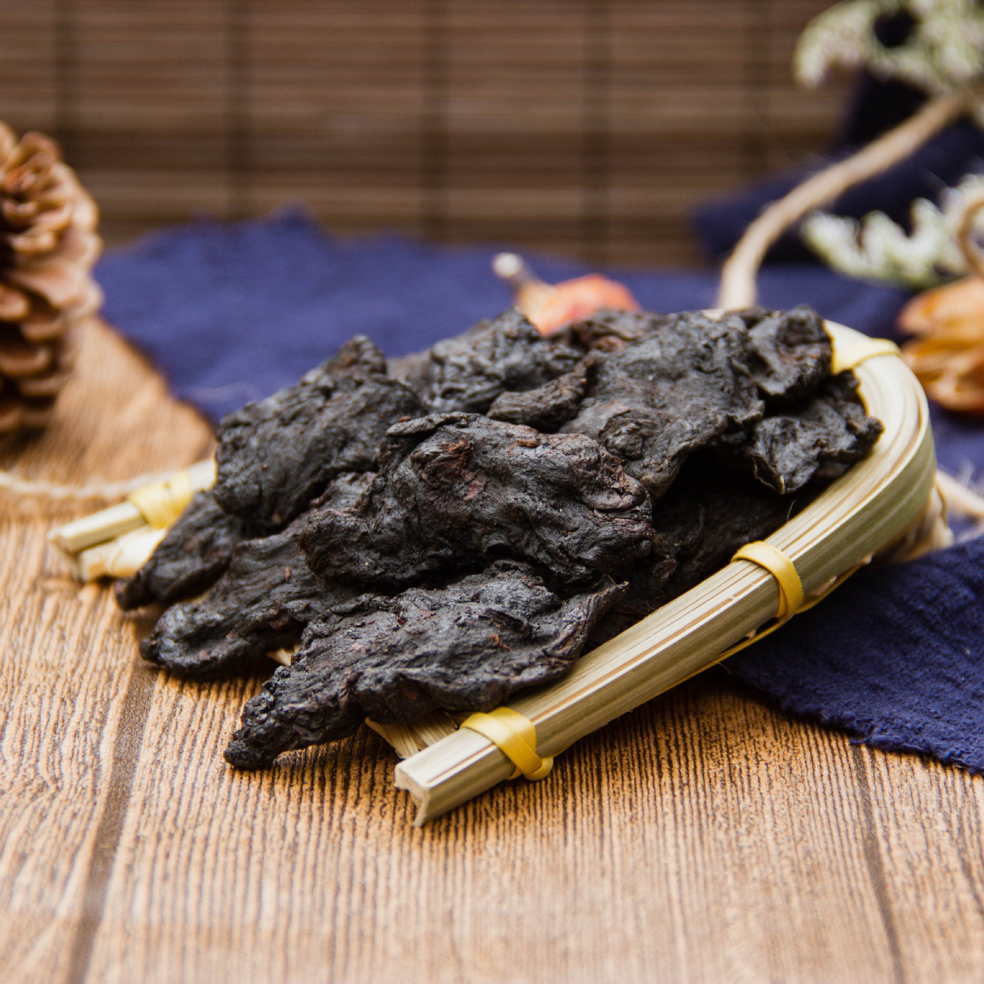 中药规格〗:商品因性状不同分为:鸡头黄精,姜形黄精,大黄精