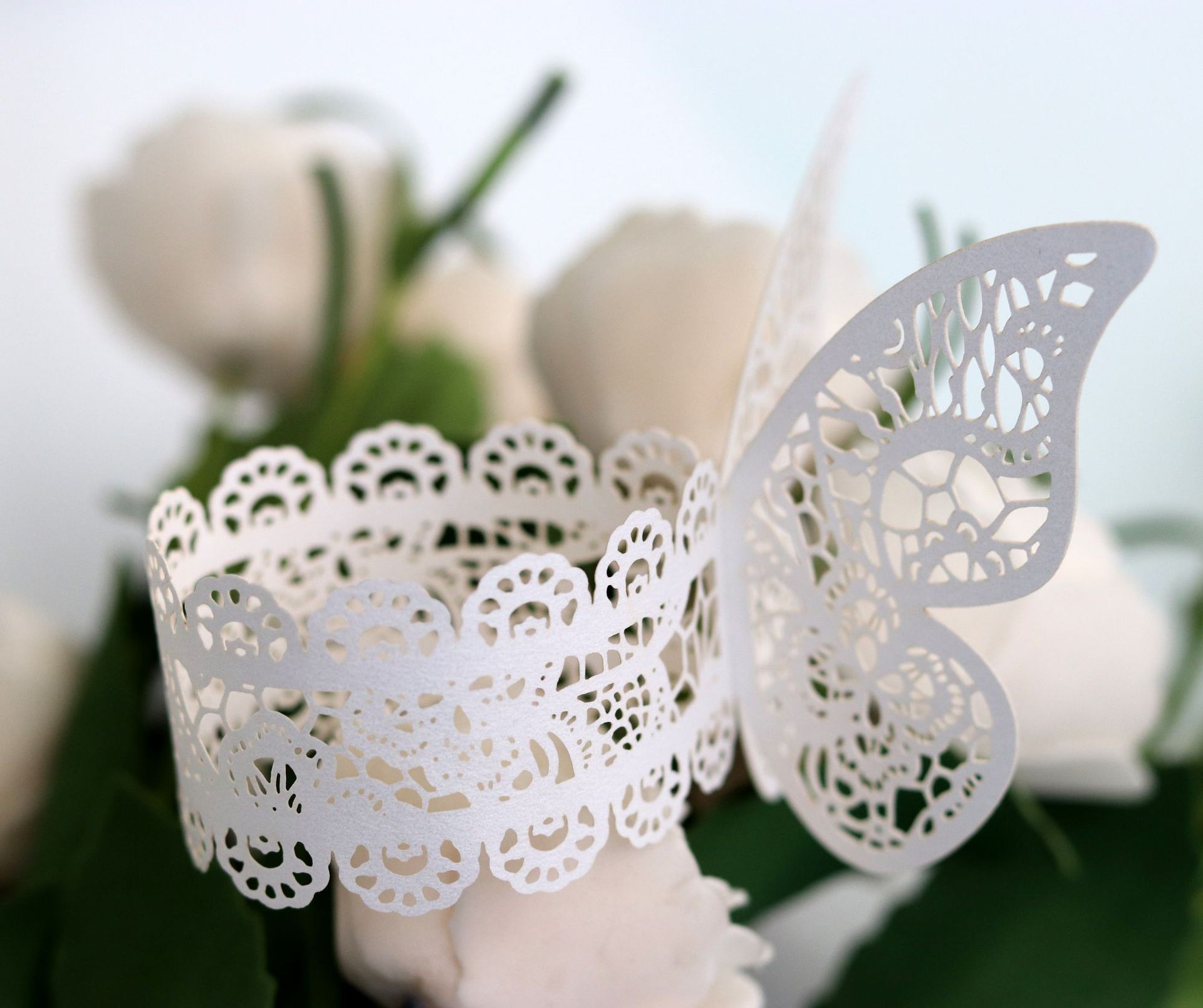 漂亮爱心纸花 蝴蝶毛巾扣 婚车餐巾环 粉色镂空纸环 蕾丝纸扣