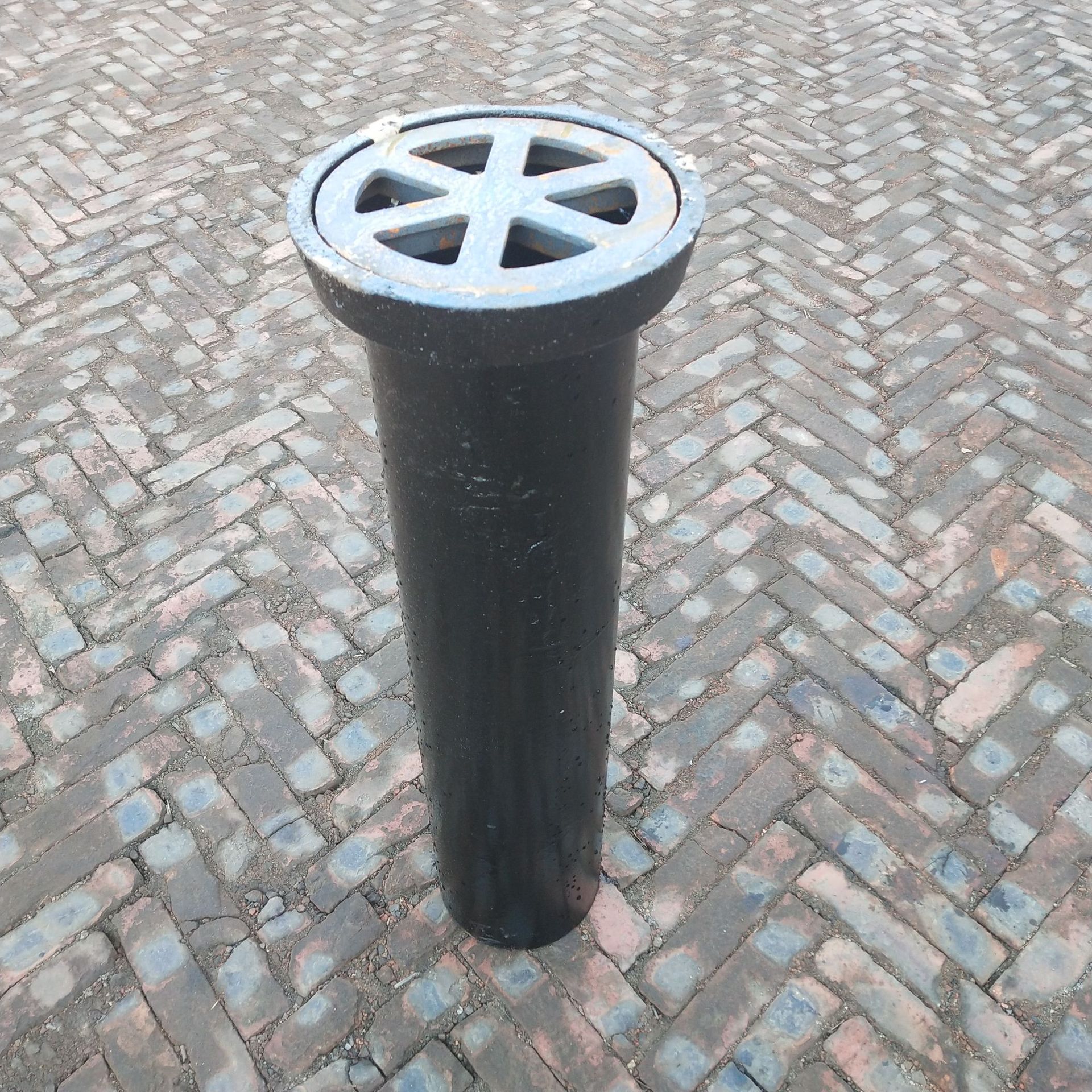 厂家直销 泄水管 铸铁泄水管 铸铁篦子 铸铁雨水斗矩形泄水管