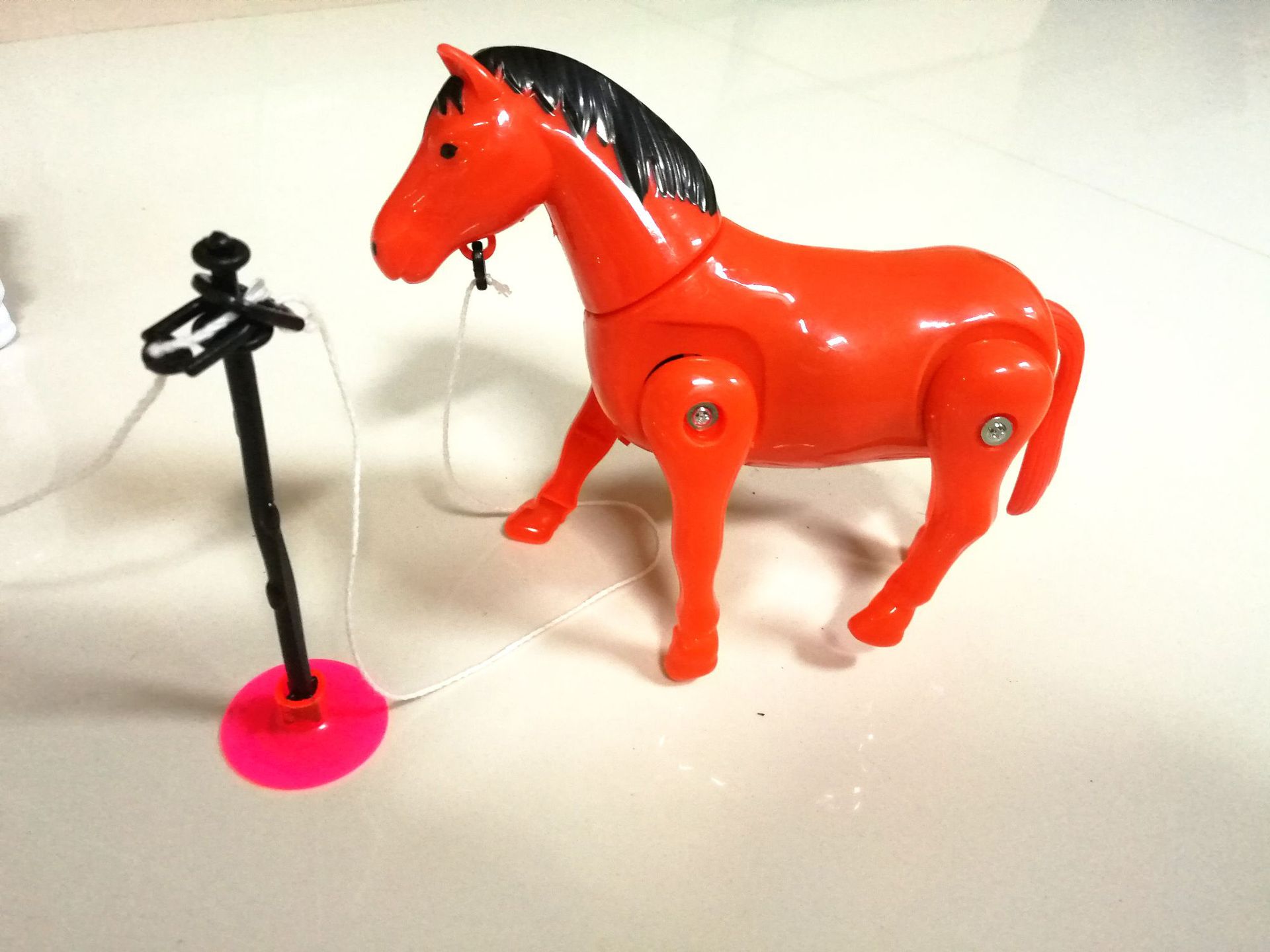 2节电池电动马 电动红马 绕桩马玩具厂家直销opp包装