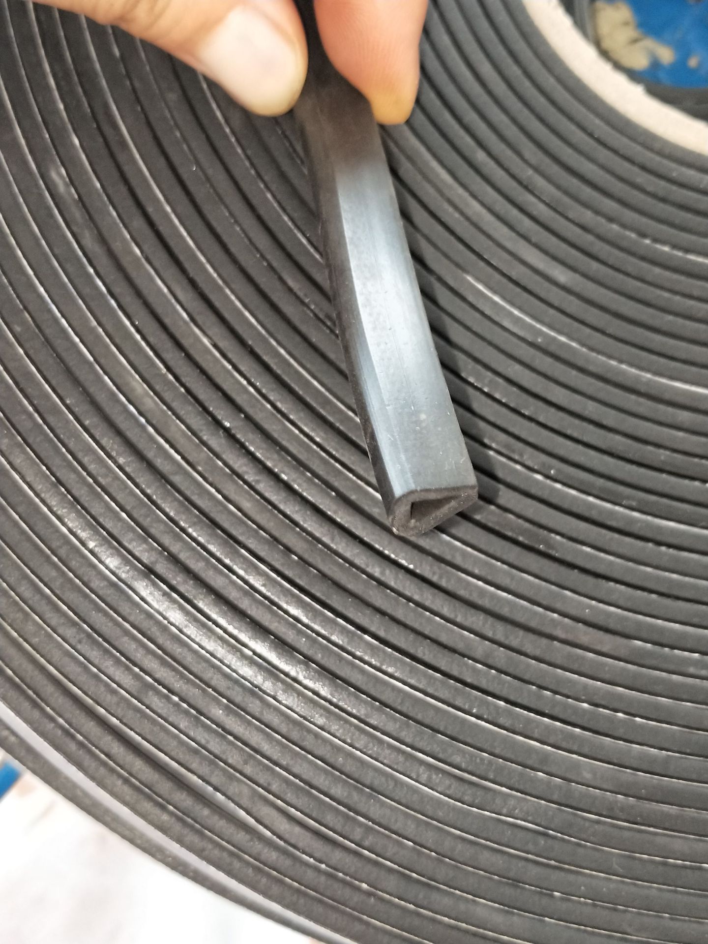 u型耐油包边条一口条防撞条嵌条u型封边条铁皮防护护口电柜箱压条