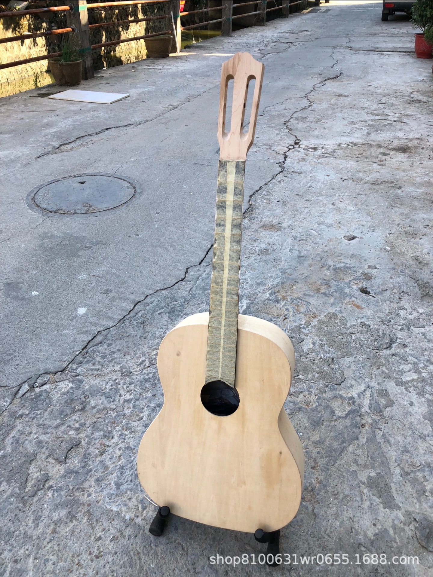 吉他木胚古典吉他白身上油漆练手木工艺品改装挂墙装饰品储物