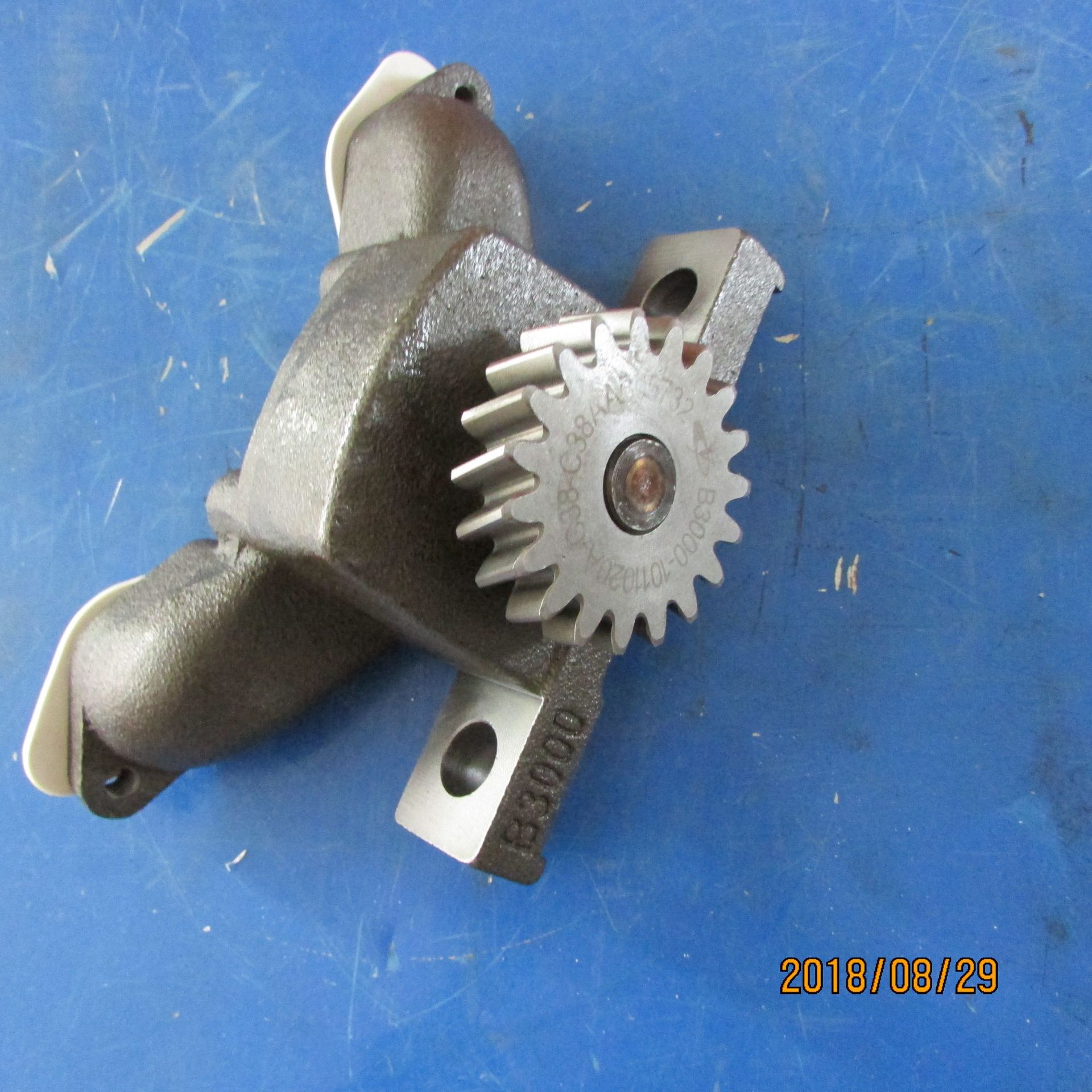 供应玉柴发动机配件机油泵b3000-1011020a 品质保证