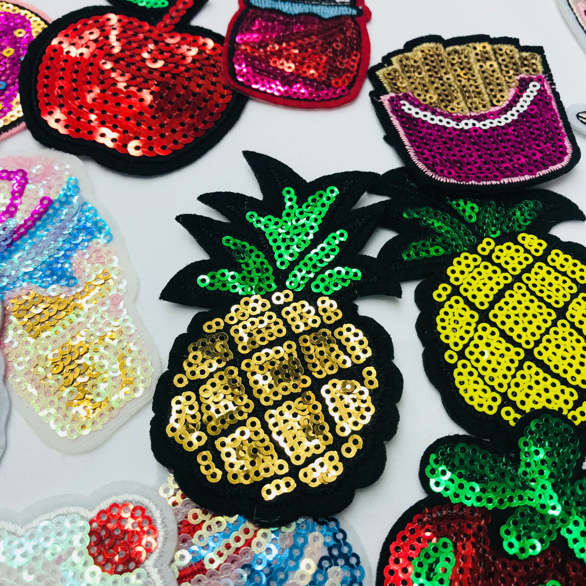 厂家直销珠片绣花布贴食品小吃图贴布服装辅料补丁贴亮片绣可定制