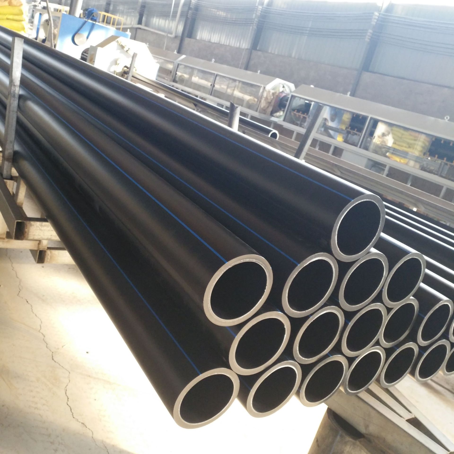 批发全新料黑色pe给水管 建筑工程自来水管材管件 强度高耐腐蚀