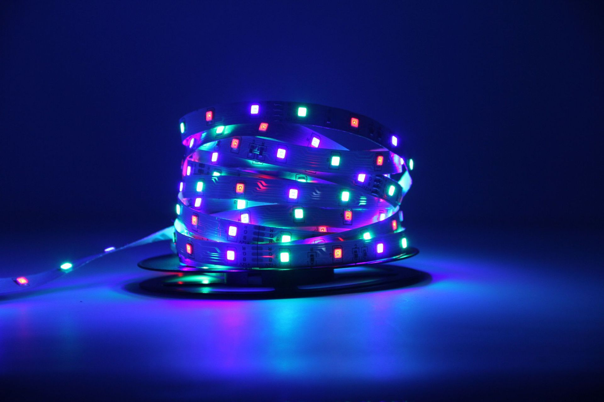 led灯带60珠吊顶灯条2835rgb贴片12v柔性软灯条120珠220v超亮高显