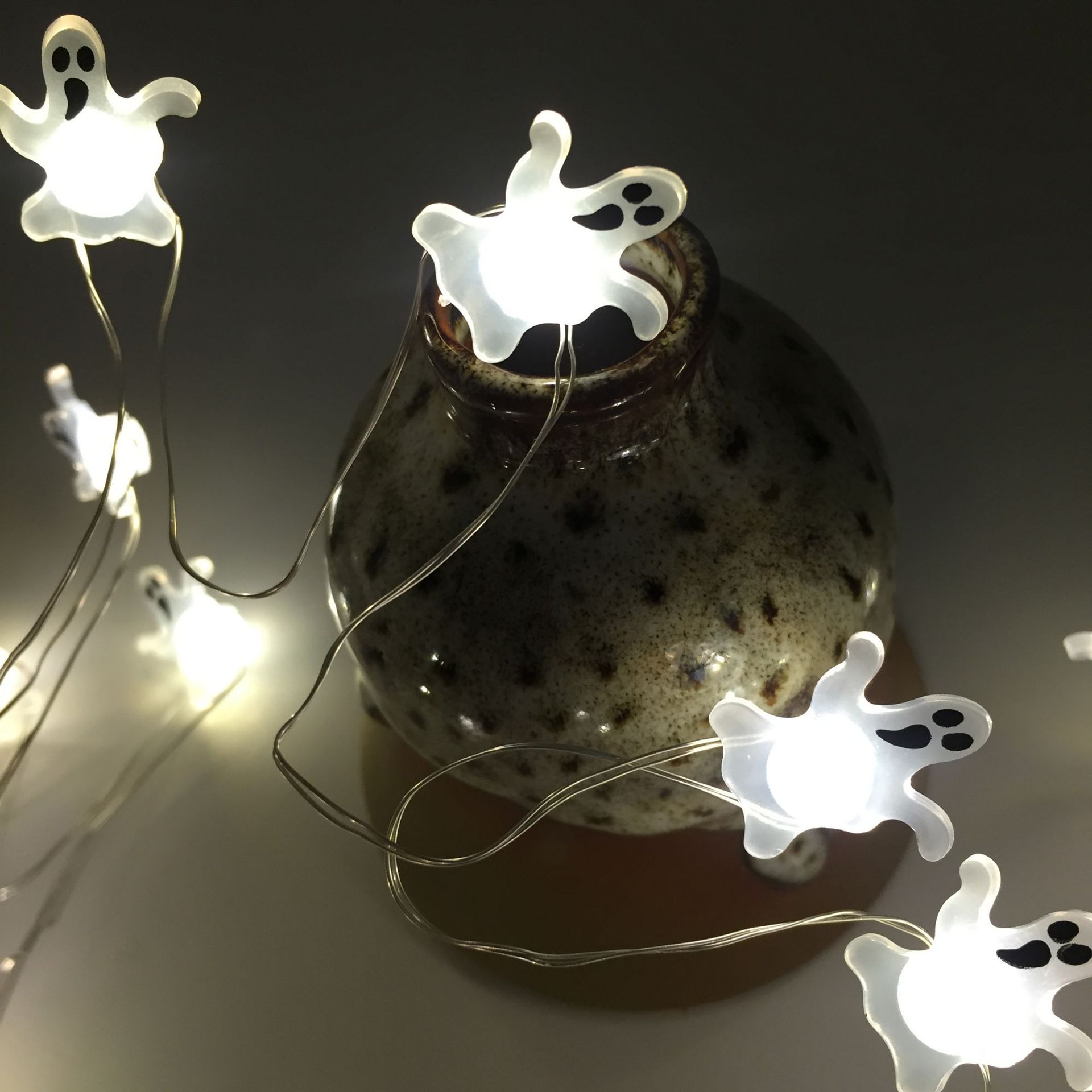 幽灵灯串 led万圣节鬼脸灯串 鬼节 cr2032电池盒铜线灯跨境专供