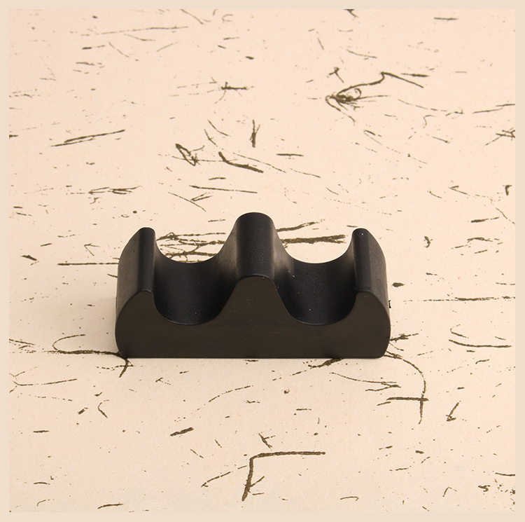 厂家直供山型塑料 笔搁 放毛笔小笔山笔架文房四宝书法用品可定制