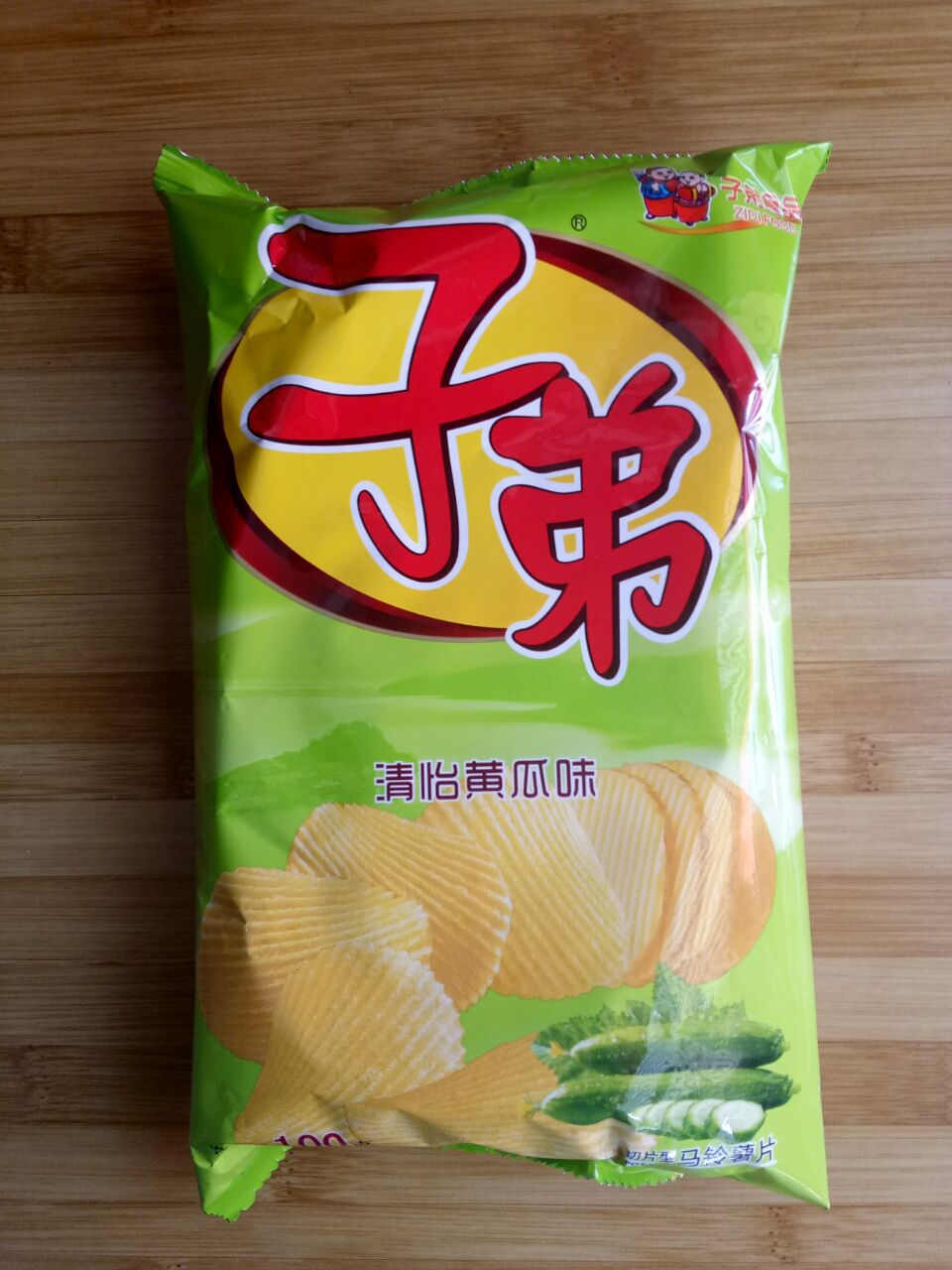 子弟薯片100g云南特产土豆片麻辣味番茄味烧烤味休闲零食批发