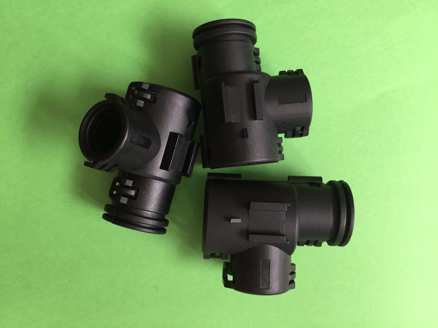 三通卡扣 管卡 汽车阻燃波纹管卡扣 线束波纹管卡箍电线套管