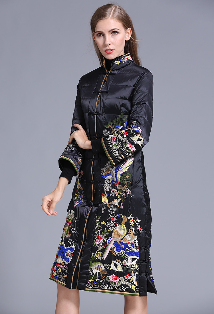 民族风白鸭绒新款冬季立领百鸟刺绣大码黑色中长外套