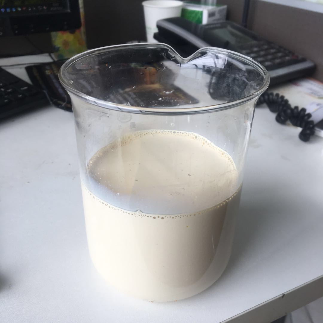 现货热销 液体 松香乳液 粘度大 量大优惠 水性松香乳液