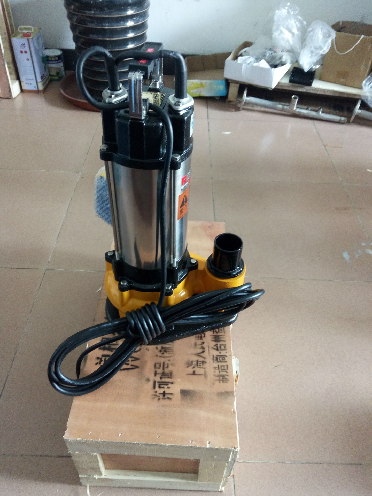 涌泉大量供应清水泵家用大流量抽水泵潜水泵不锈钢潜水泵