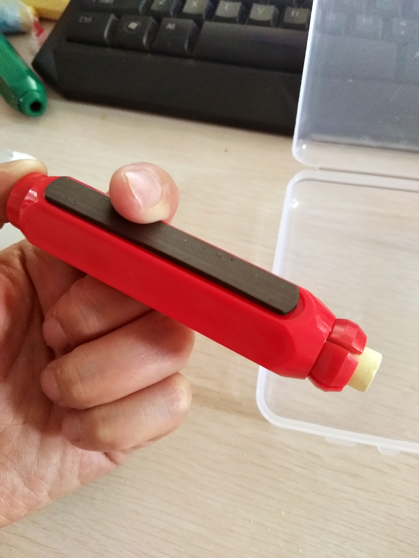 粉笔套带磁性无尘粉笔夹粉笔延长器双弹簧自弹粉笔带收纳盒4支装