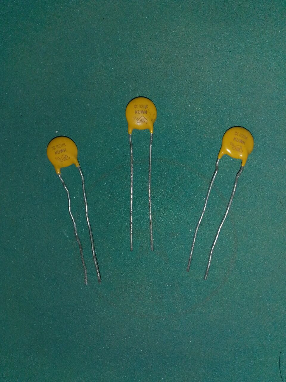 压敏电阻7d 82v 820k