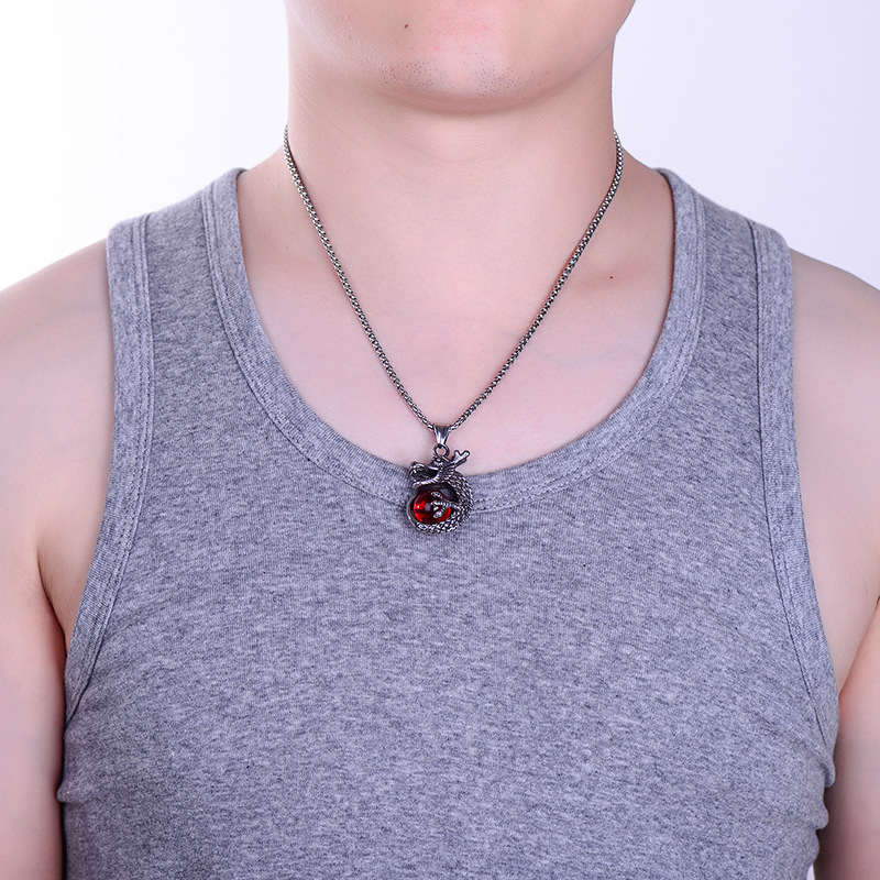 欧美跨进货源钛钢男士龙盘珠子项链 不锈钢镶嵌红珠吊坠一件代发