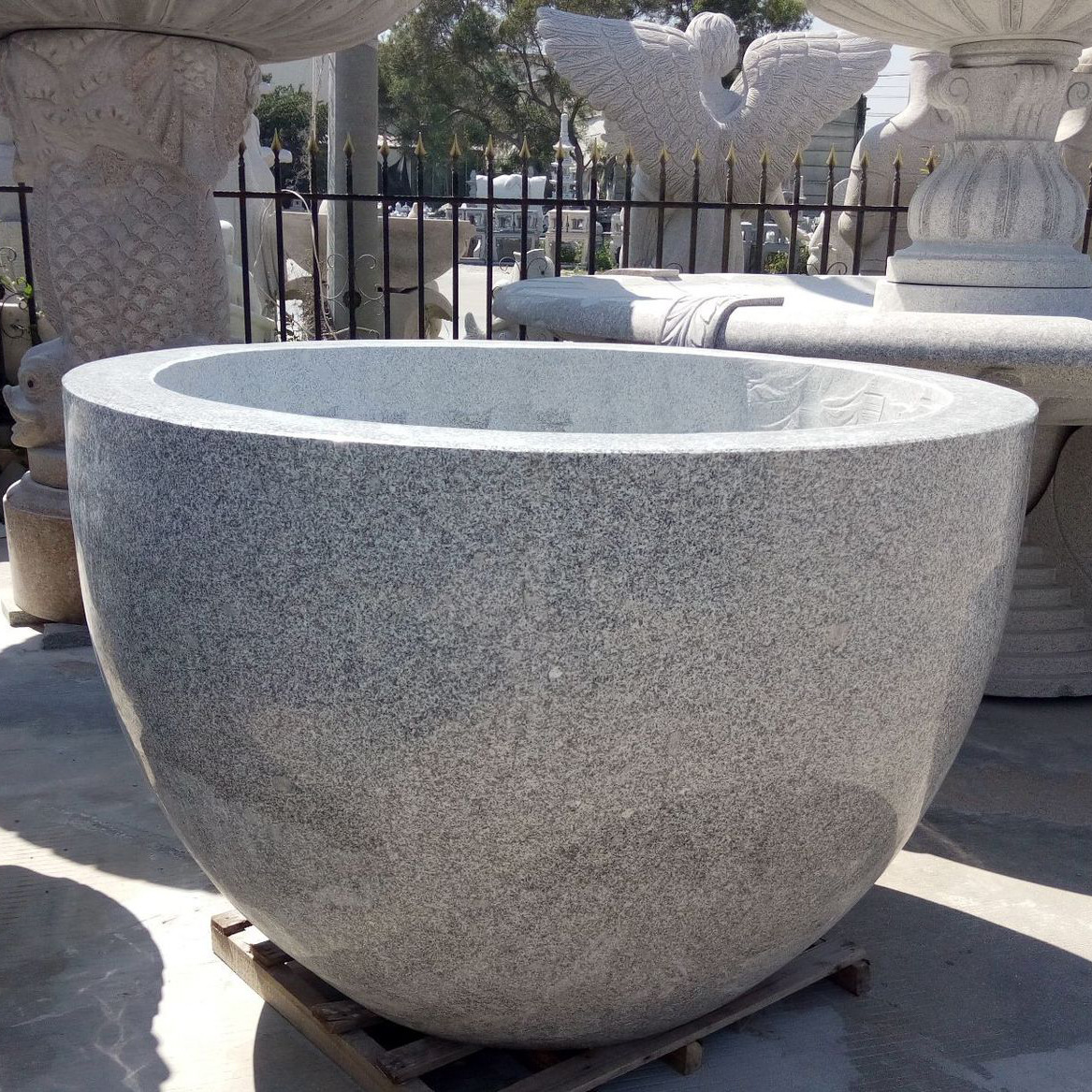 石材厂加工定制石材花钵福建花岗岩芝麻灰雕刻大花盆水缸