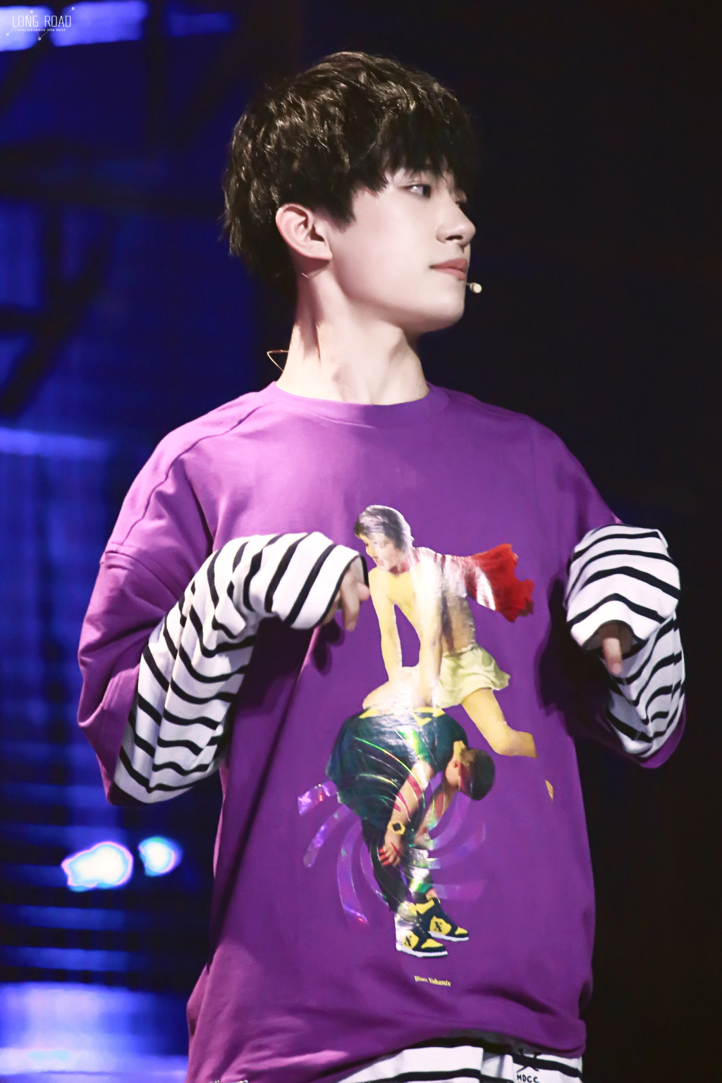 这就是街舞易烊千玺同款衣服人像3d图案紫色短袖t恤条纹打底衫