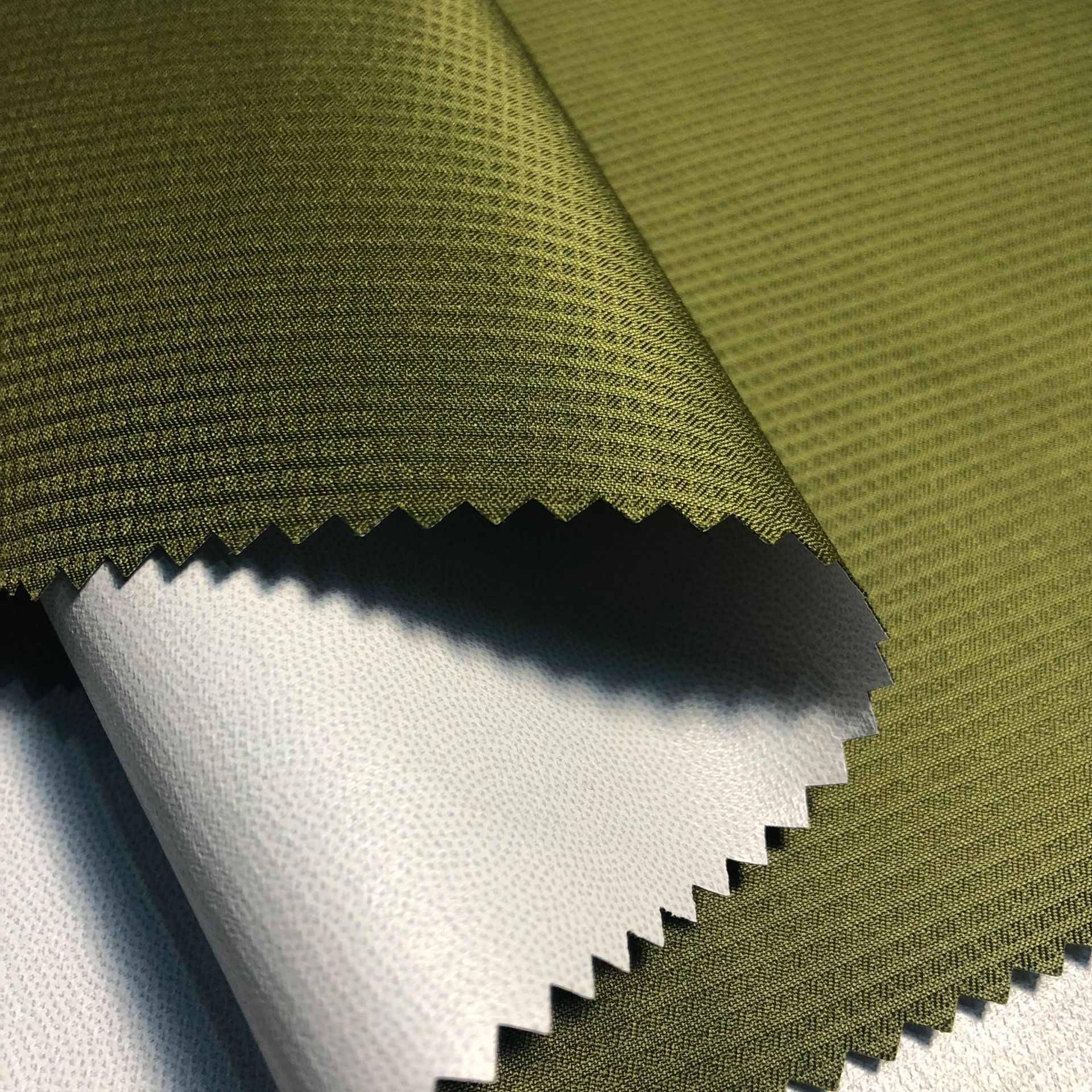 240t罗马格提花春亚纺 防水透气透湿 户外夹克棉服面料