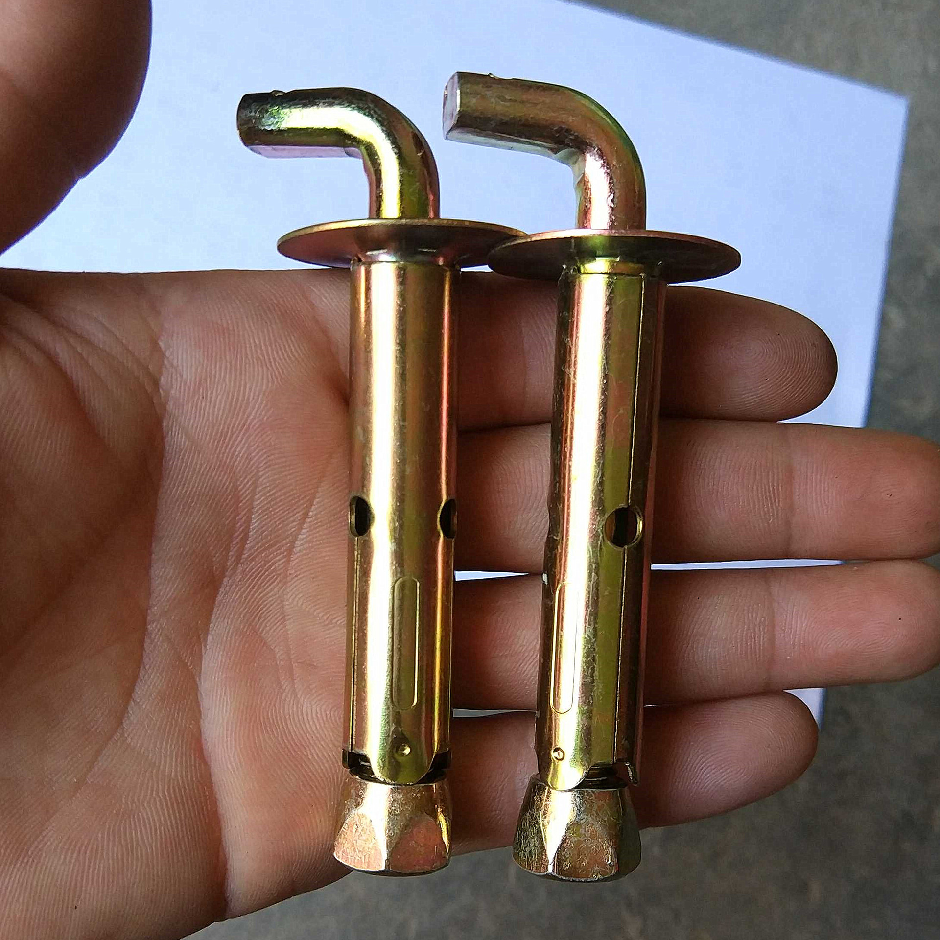 厂家供应 膨胀螺栓 热水器挂钩7字型膨胀托钩 热水器钩