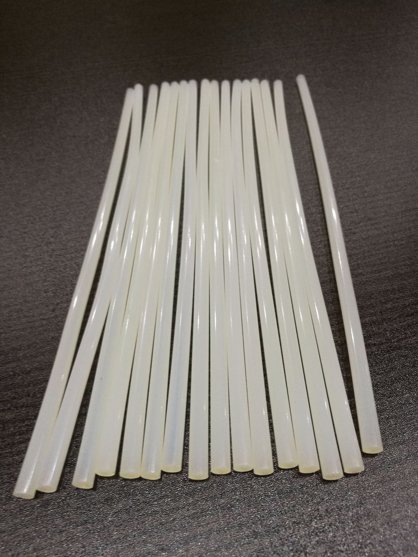 7mm 300mm 热熔胶棒环保热熔胶棒半透明热熔胶条强粘