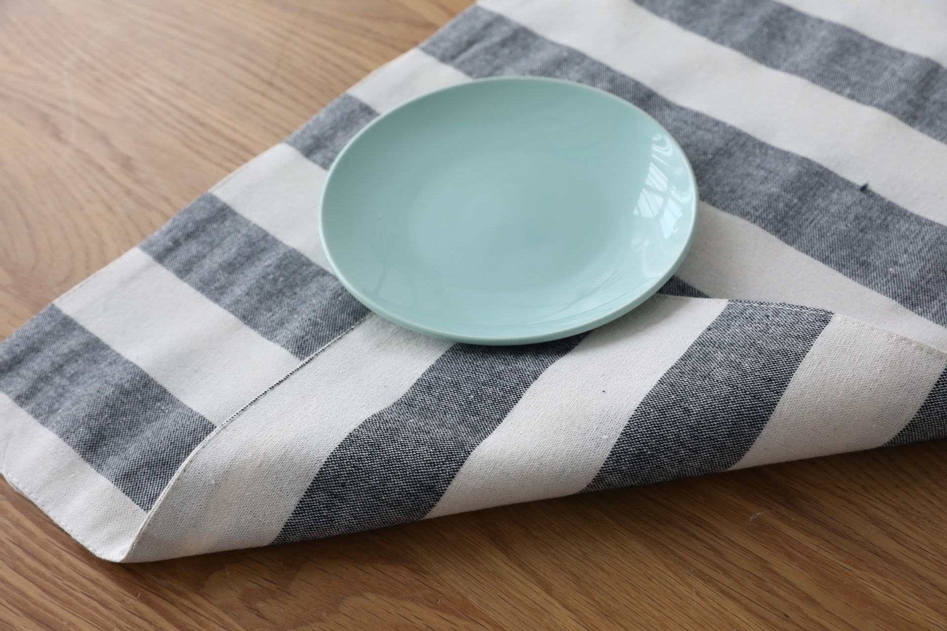 北欧简约现代条纹餐垫 布艺餐巾 餐布西餐j背景布拍照道具采购价格