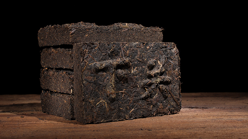 云南普洱茶生茶下关2006年宝焰牌砖茶边销砖大量批发黑茶一捆5片