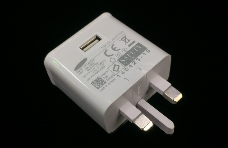 适用于三星s6/note4英规原装充电器 9v快速闪充 港版三插 充电头