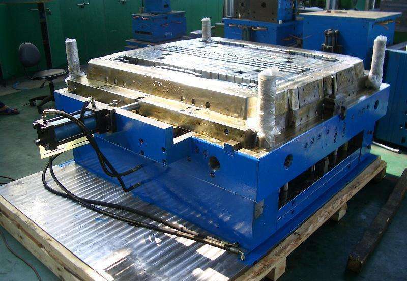 注塑模具哥厂家:什么是模具温度调节系统