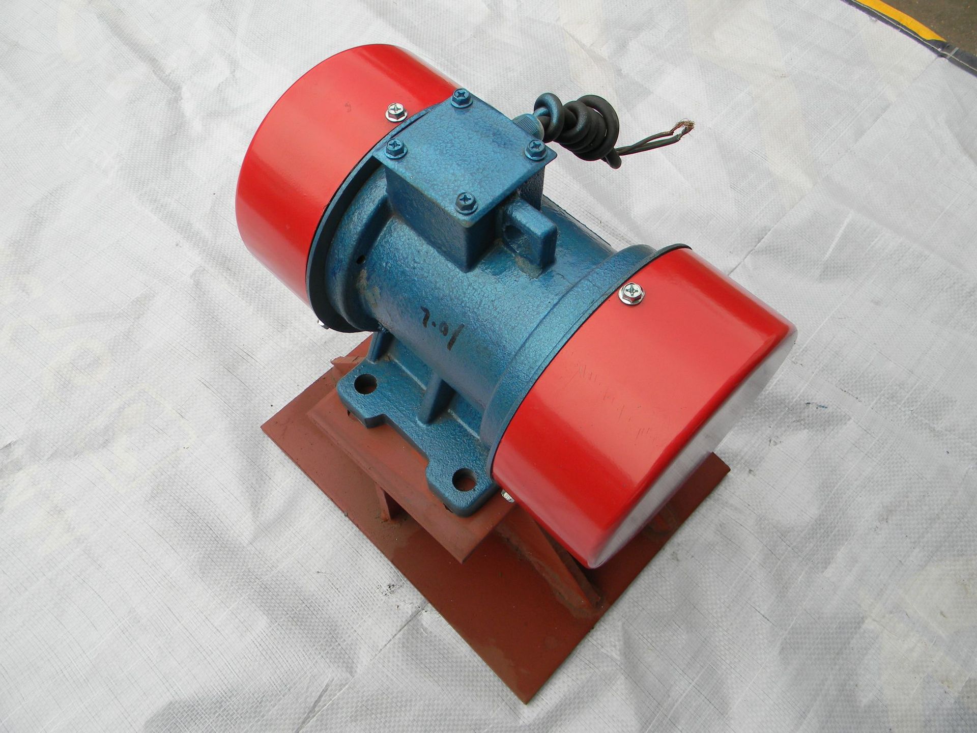 供应仓壁振动器 xv-4料仓壁振动器使用效果怎么样宏达史克平解答