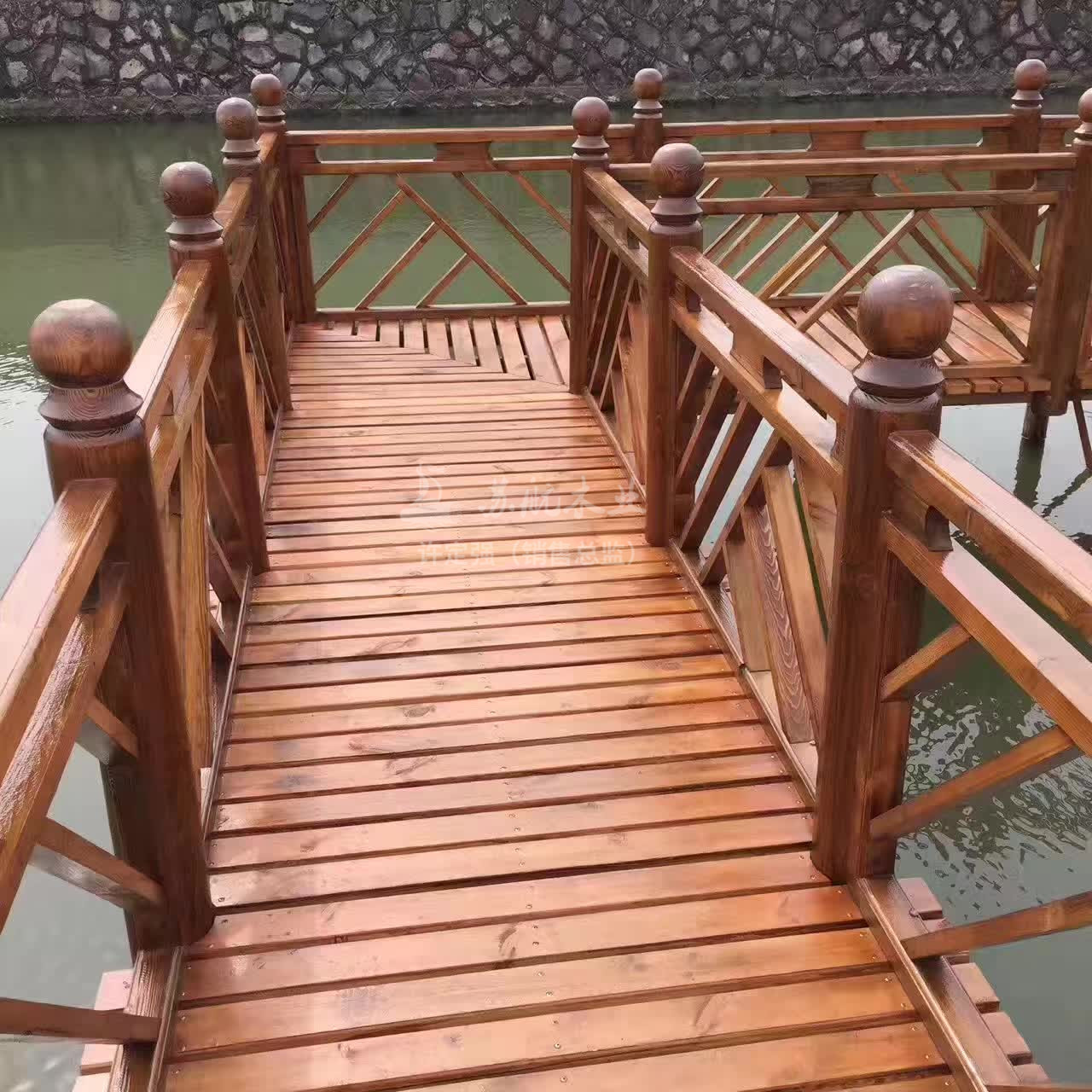 苏航厂家定制园林小型木桥碳化防腐木拱形桥木制景观平行桥梁