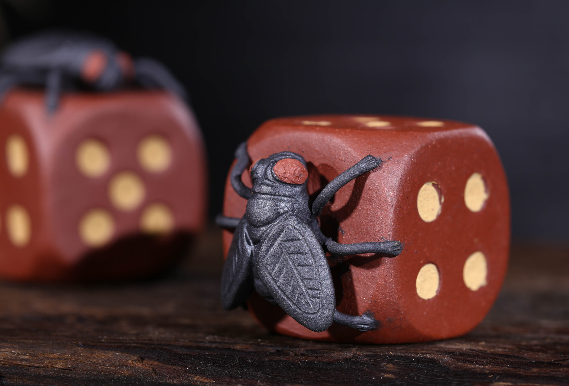 厂家直销宜兴紫砂茶宠逢赌必赢苍蝇骰子创意茶具精品手工摆件雕塑