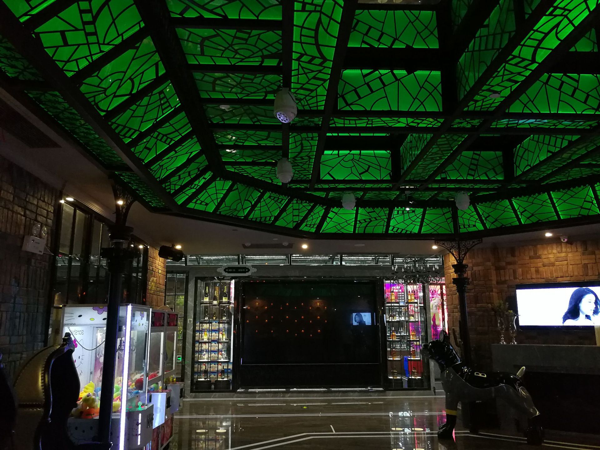 公司承接太仓k歌之王ktv加气块轻质隔墙工程