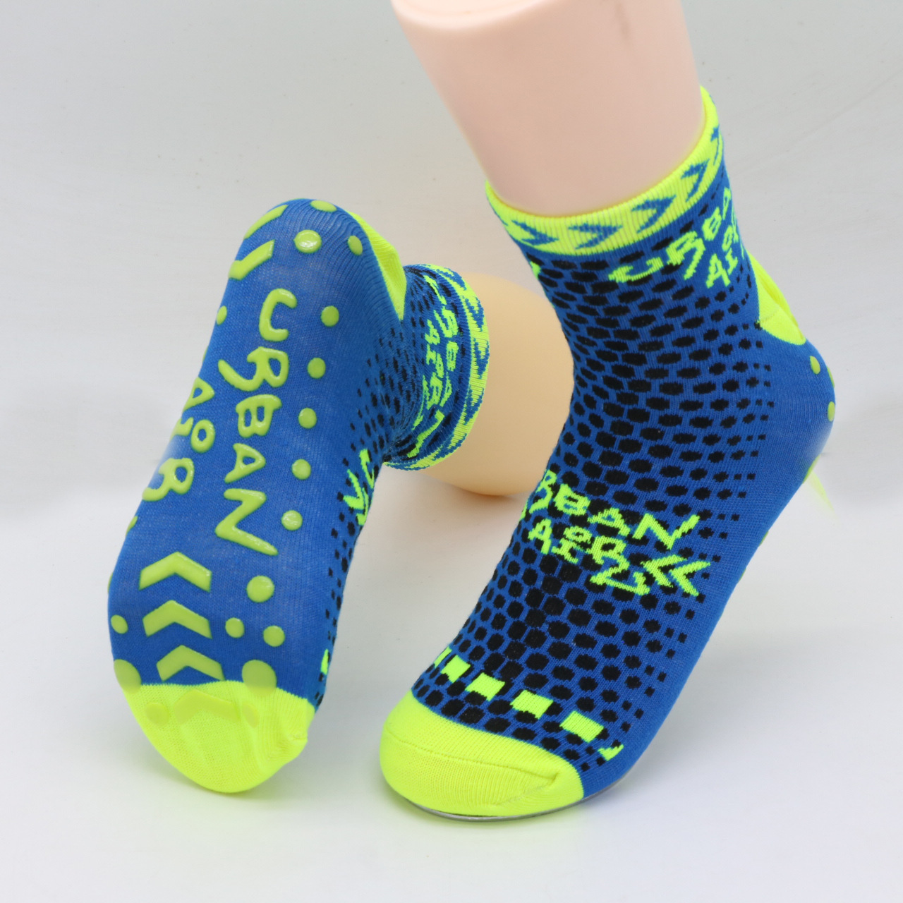 防滑袜_防滑蹦床袜 瑜伽弹跳袜 室内外游乐场所 - 阿里巴巴