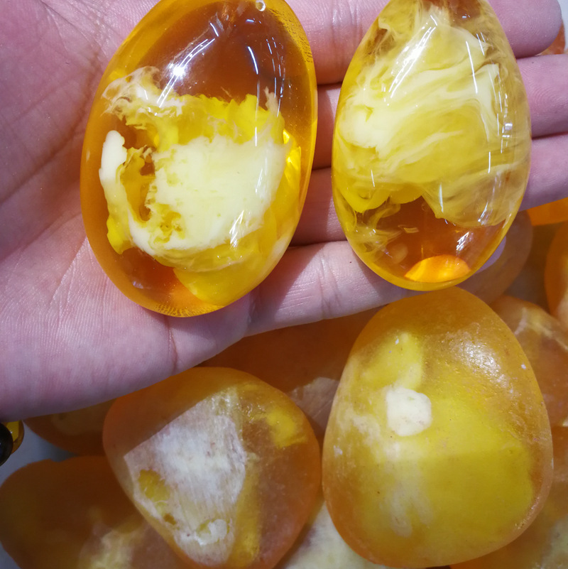 跑江湖景区展销会热销二代人工合成波罗的海琥珀蜜蜡原石厂家直销