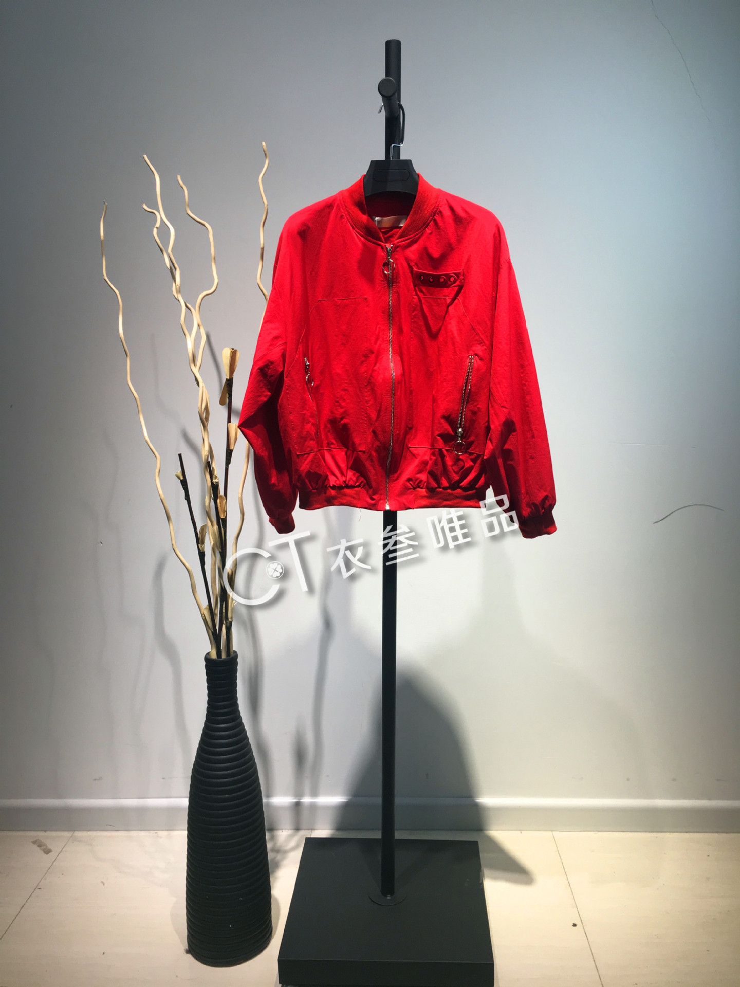 伊姿百瑞18春品牌时尚连衣裙折扣批发