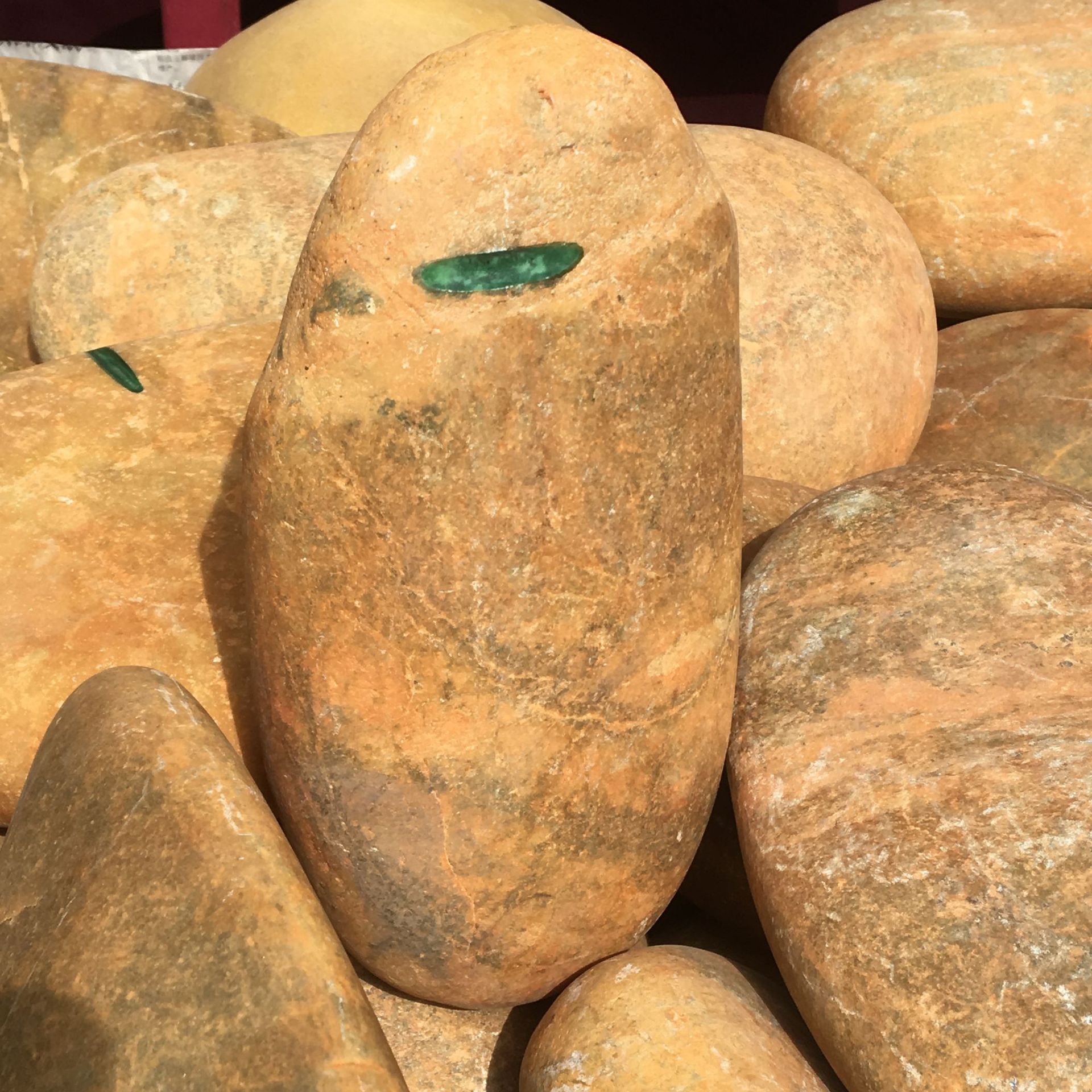 剥皮缅甸天然翡翠原石赌石毛料绿玉石原石开窗半明料 公斤料