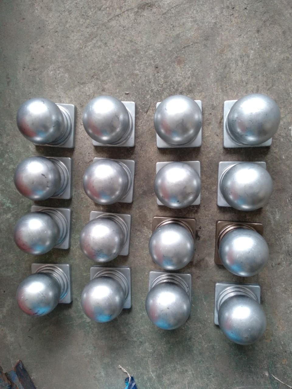 佛山铁艺配件楼梯扶手件铸铁铁花生产厂家直供冲压柱头铁皮冲压件