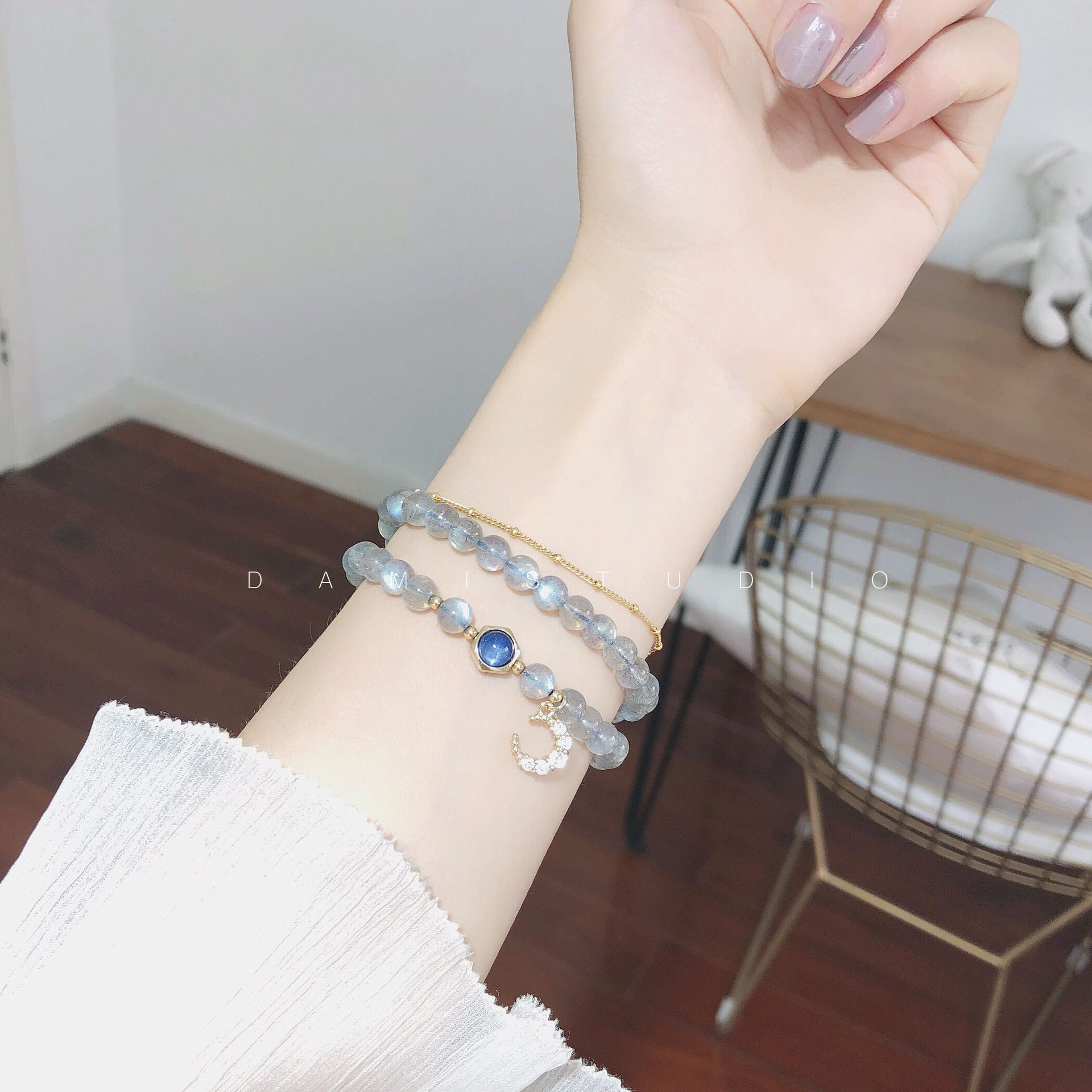 轻奢水晶 天然月光石蓝晶石月亮手链闺蜜生日礼物批发
