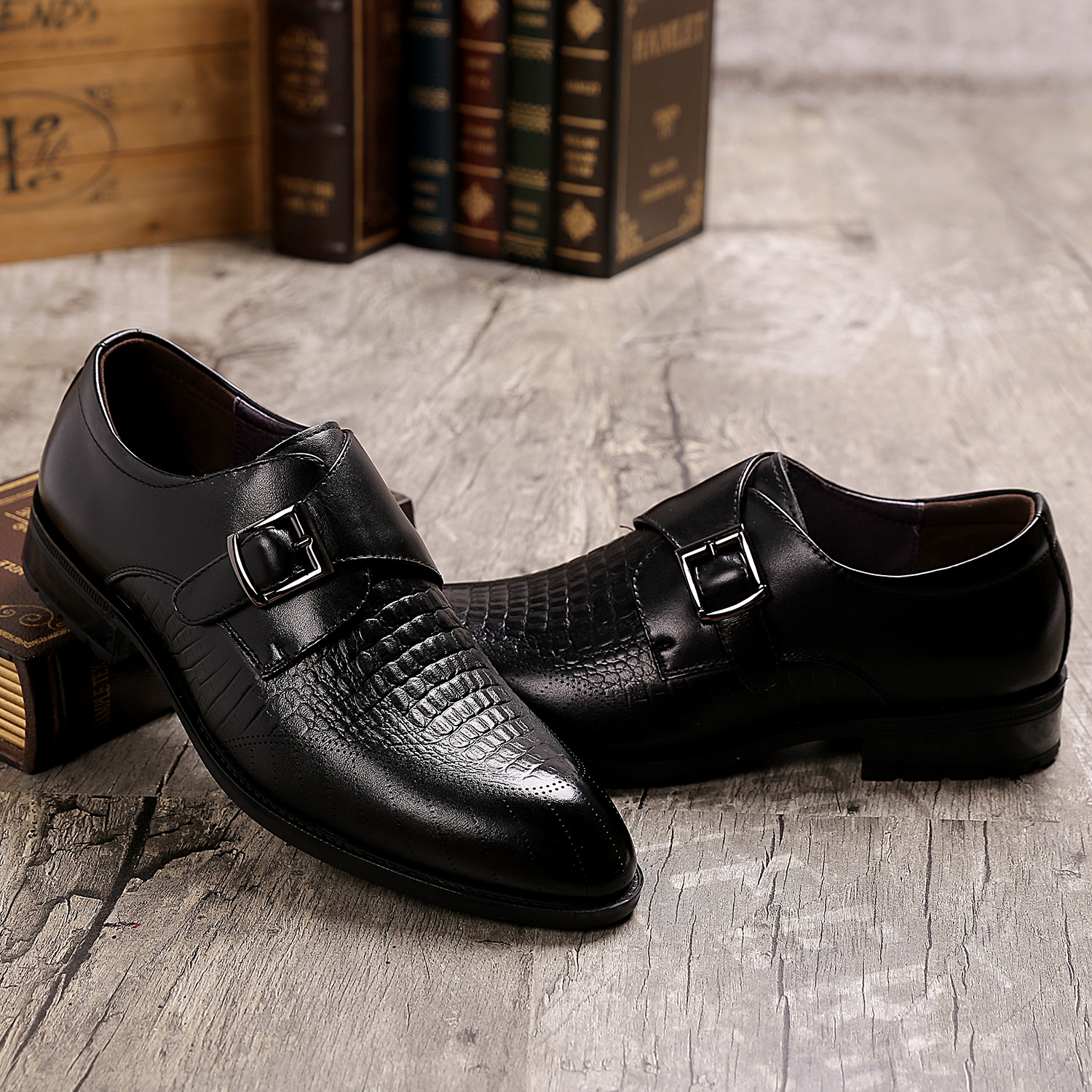 男士英伦商务休闲皮鞋鳄鱼纹皮带扣正装套脚皮鞋绅士男鞋子