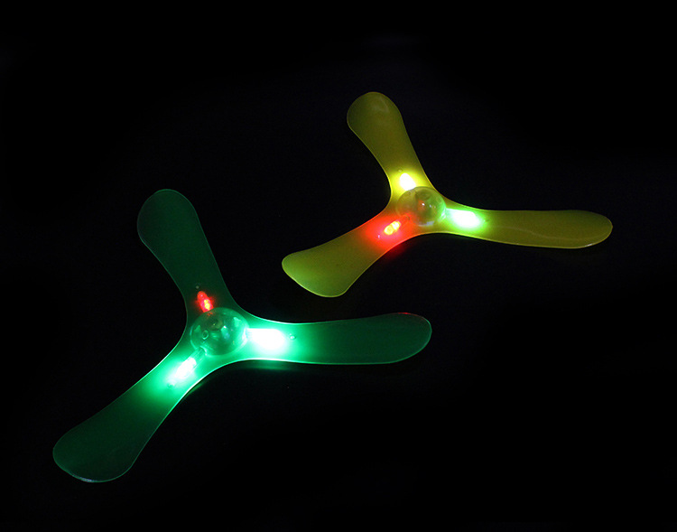 发光三角回力飞镖 儿童节礼物 户外体育玩具 回旋镖 旋转飞盘