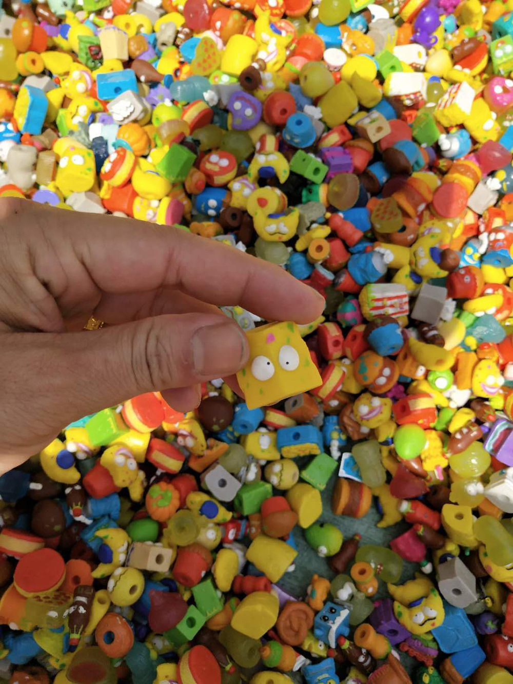 跨境热品 垃圾虫软体公仔 扭蛋玩具gros玩具怪兽公仔外贸尾货