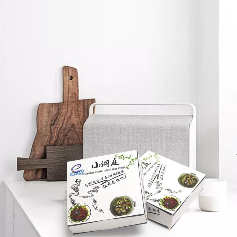 在这个广告满天飞的时代,打开手机全是广告,买瓶饮料也是广告,甚至,上