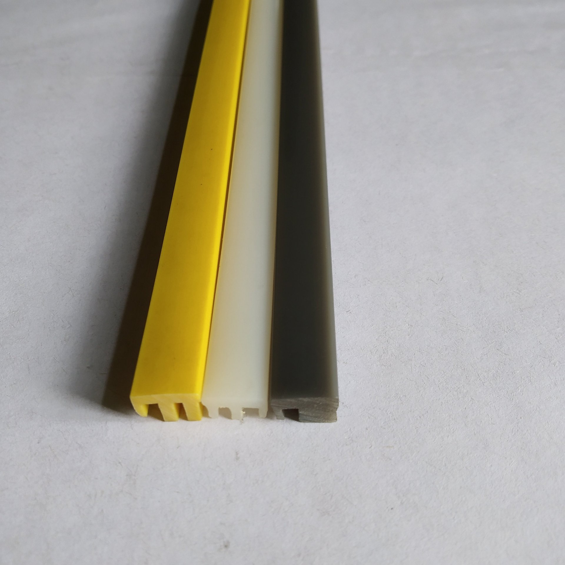 u型槽 塑料 u型卡槽 塑料卡槽 塑料异型材 专业塑料挤出