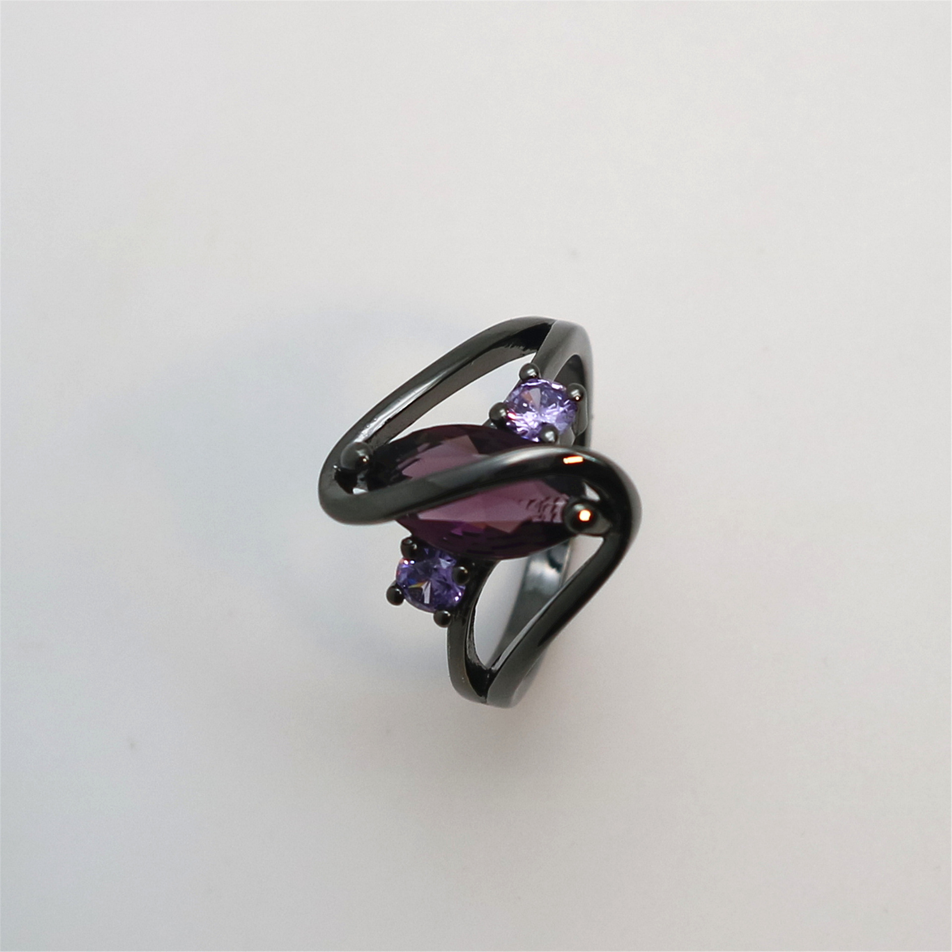 wish爆款欧美蓝宝石马眼戒指女黑金电镀紫钻手饰外贸工厂货源直销