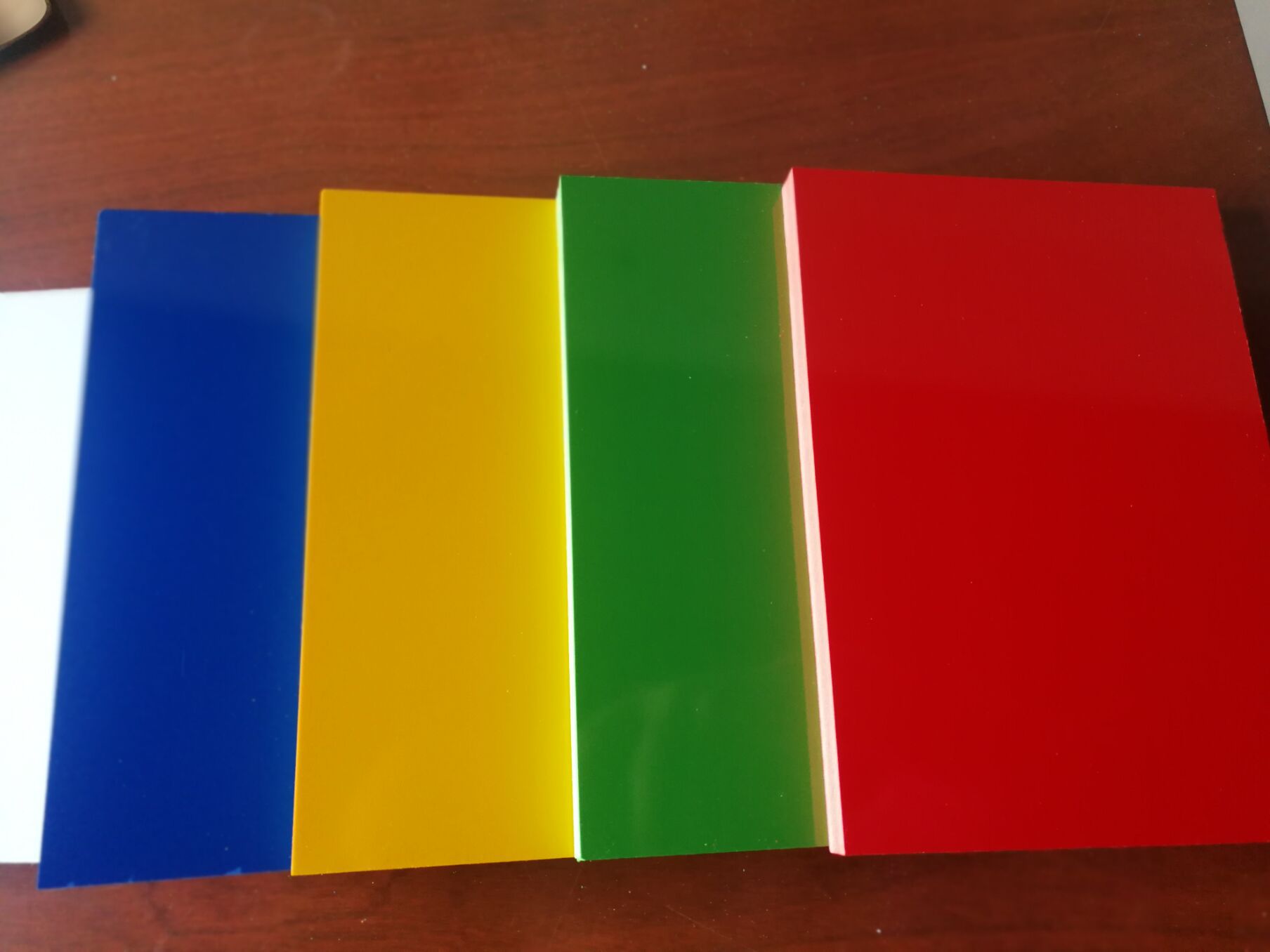 厂家供应户外使用彩色pvc板三年不易褪色不喷漆广告刻字彩色板