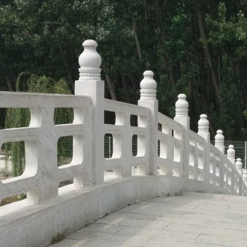 曲阳厂家批发 汉白玉石雕栏杆 广场园林防护栏雕刻栏板 定做
