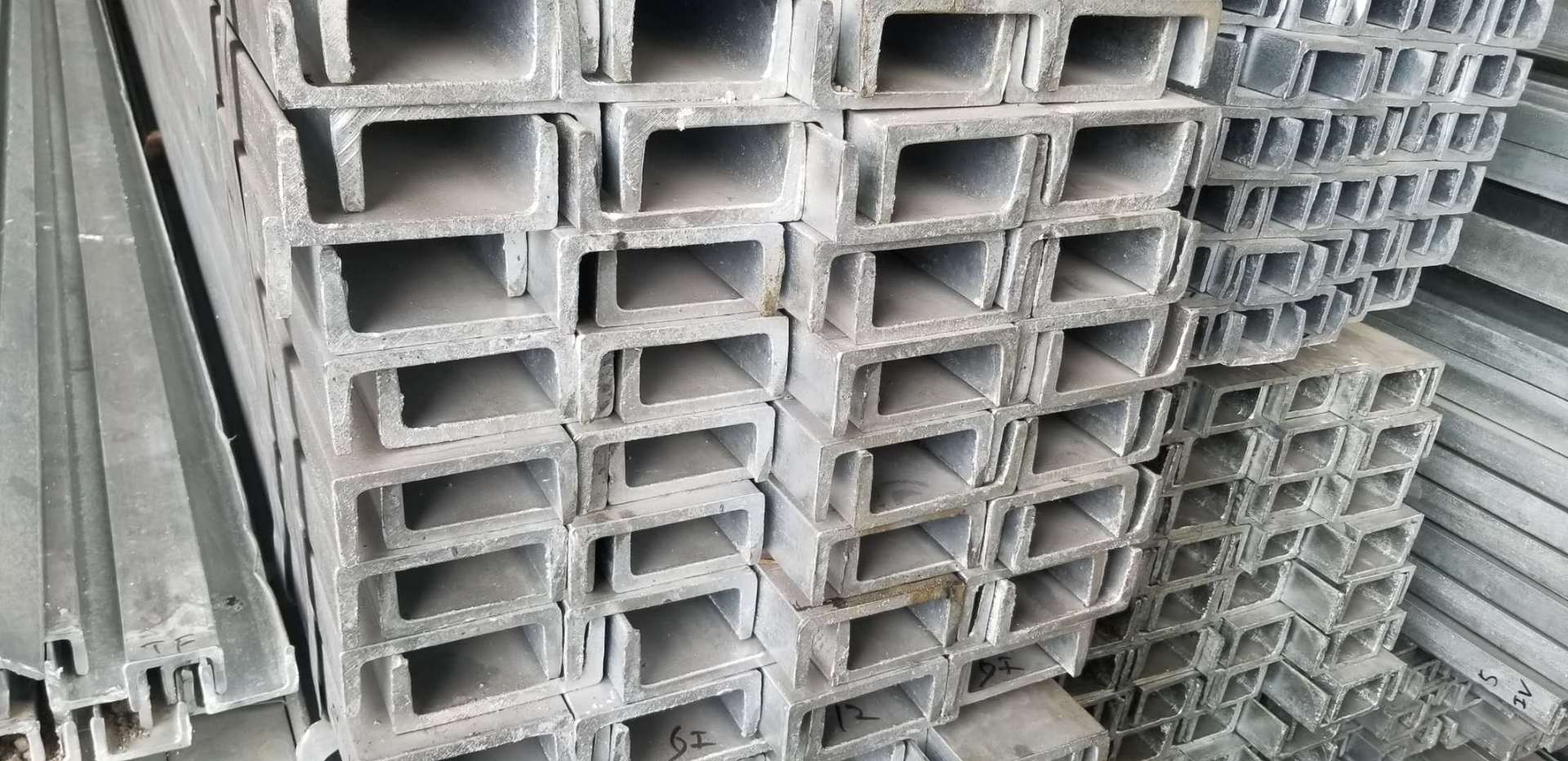 镀锌槽钢详细价格咨询客服