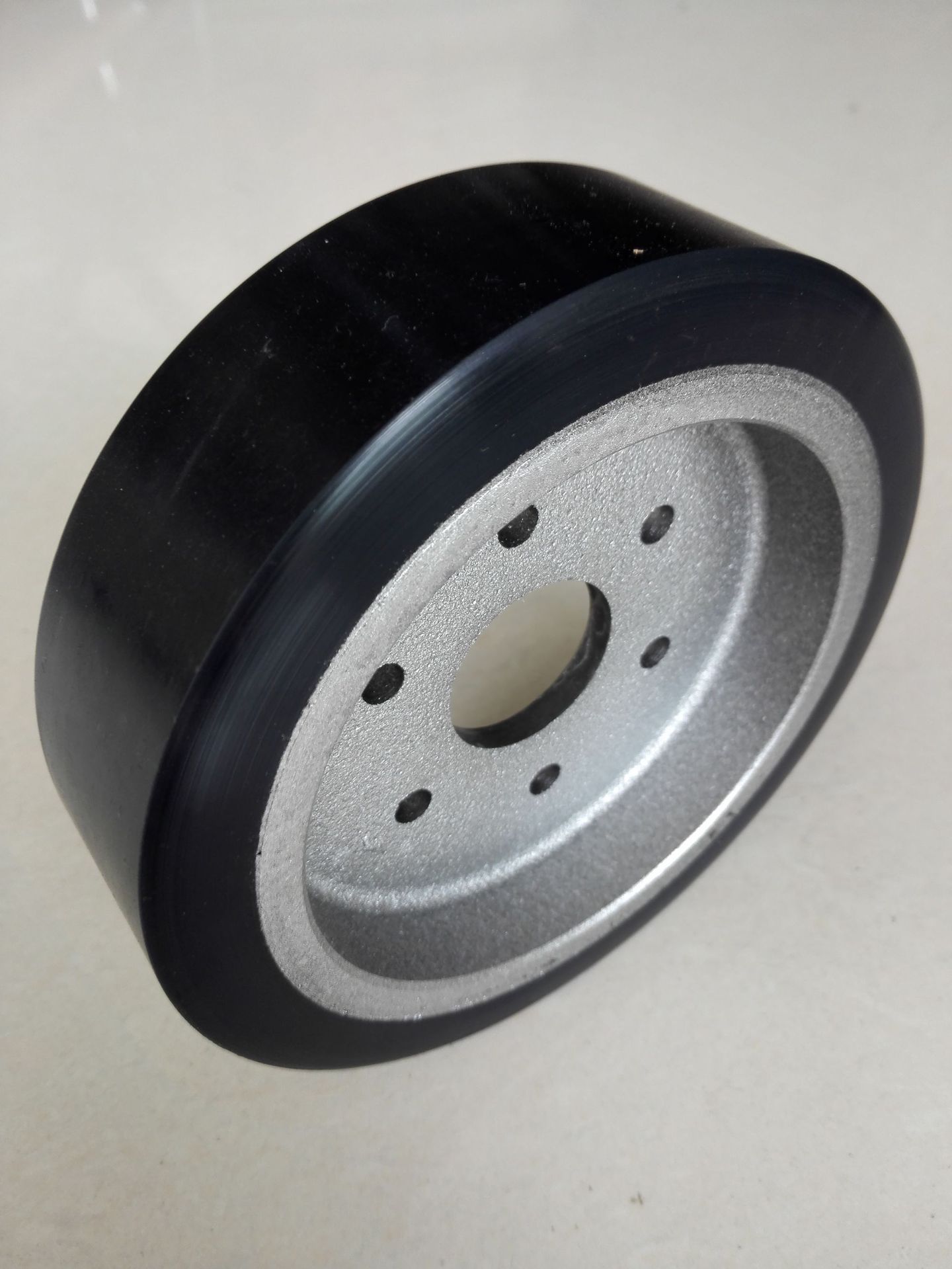 驱动轮 agv聚氨酯pu小车机器主动轮减震从动轮cng51 61 5寸6寸8寸