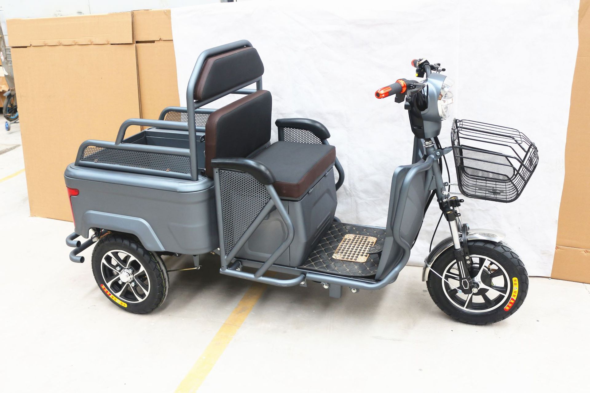 贝马牌电动三轮车老年代步车单人双人三人电动车真空胎休闲代步车